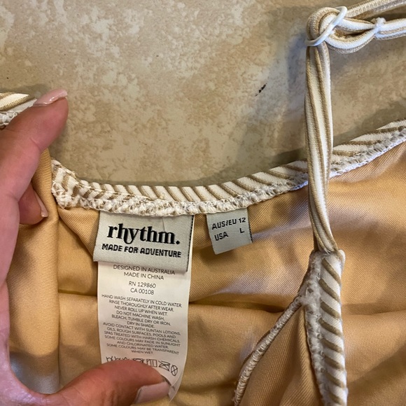 RHYTHM ONE PIECE SWIMSUIT - Picture 4 of 6